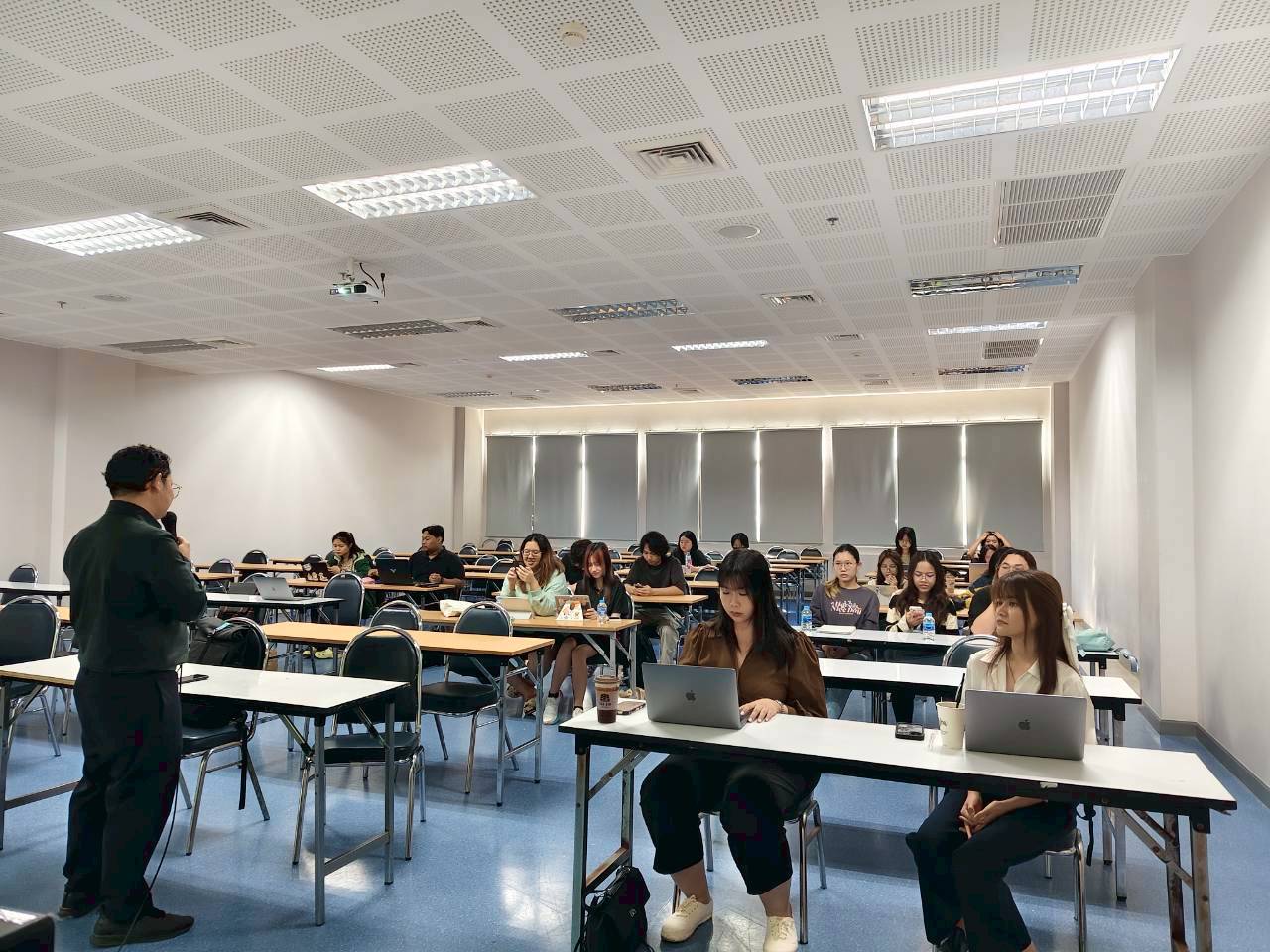 LINE_ALBUM_MFU_251111_18