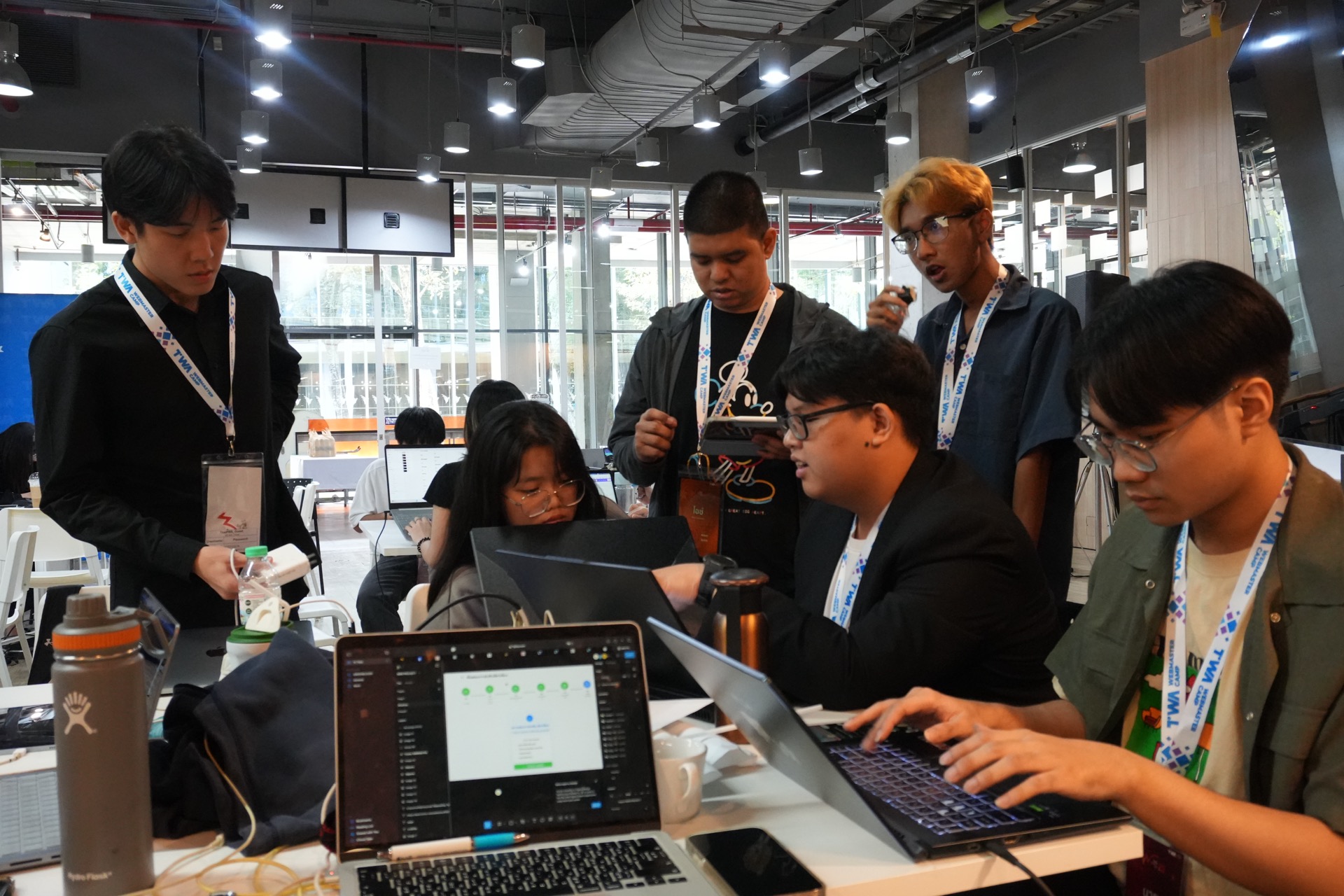 ทำผลงาน-2