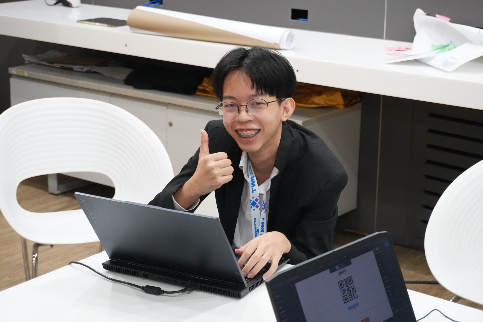 ทำผลงาน-3