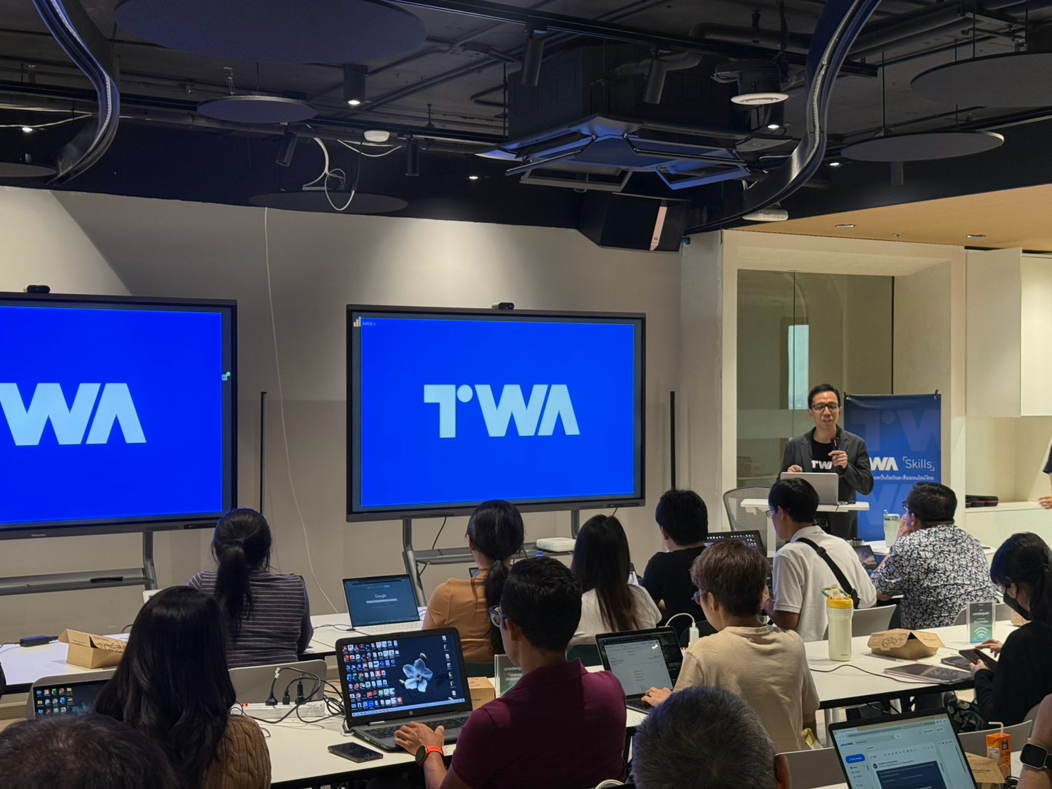 LINE_ALBUM_TWA 12.9.69_260914_49