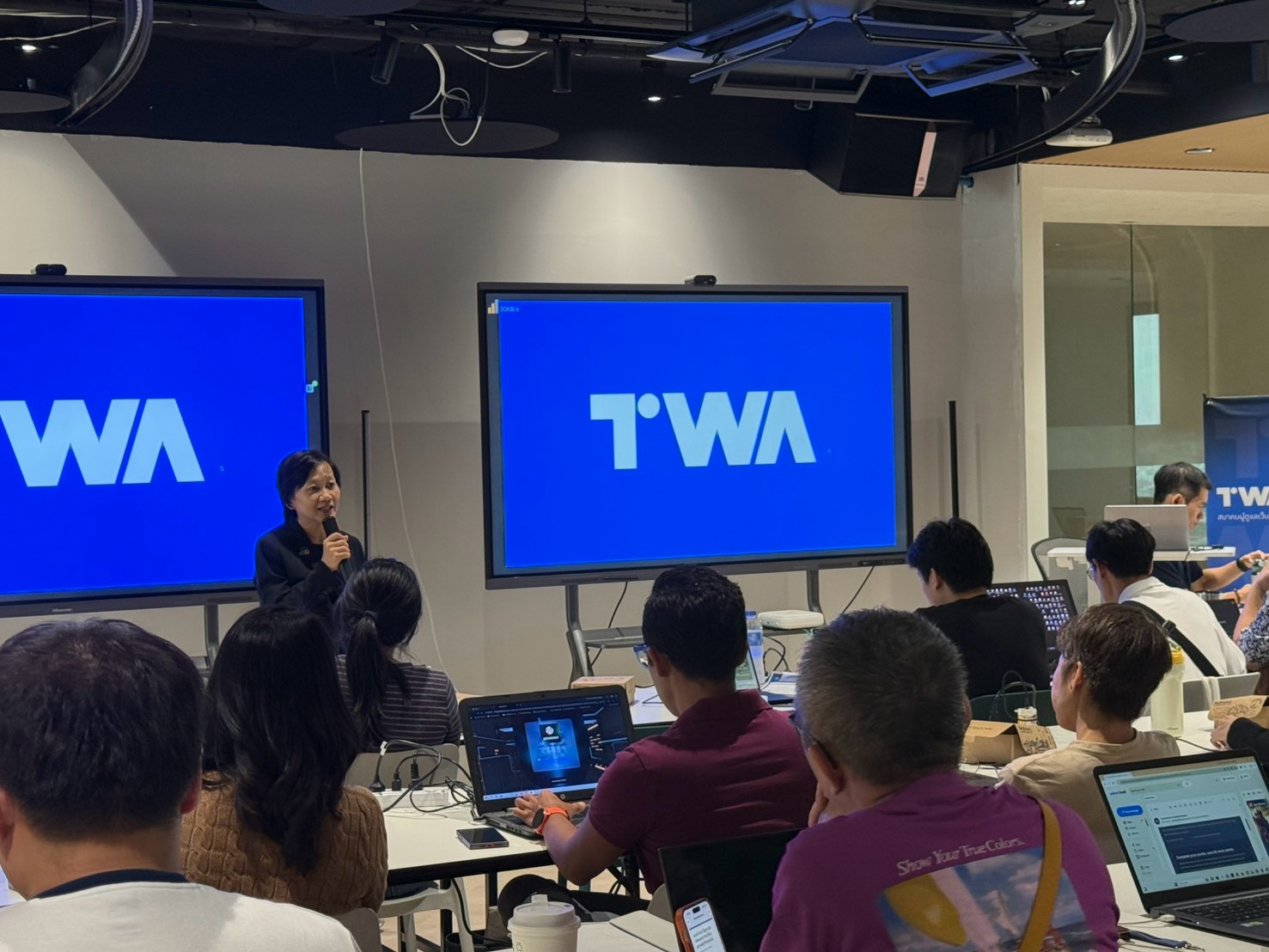 LINE_ALBUM_TWA 12.9.69_260914_60